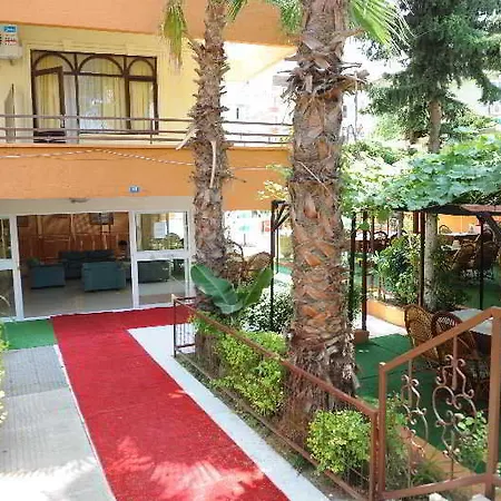 Hotel World 2*