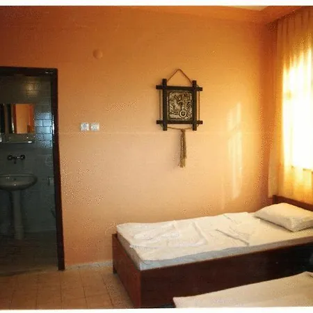Otel World 2*